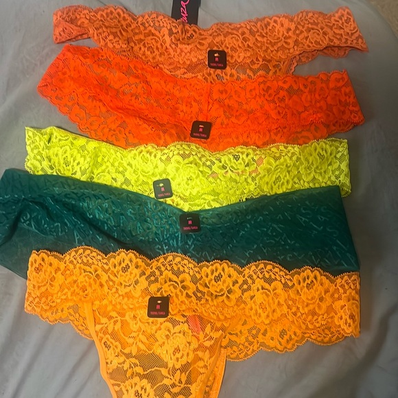 Size medium lasenza underwear. Brand new never worn. - Picture 1 of 2